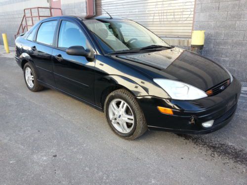 2000 ford focus 4dr sedan se    2.0l 4 cyl  5spd &#034;nice&#034;