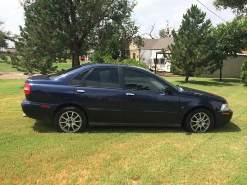 2003 volvo s40 base sedan 4-door 1.9l