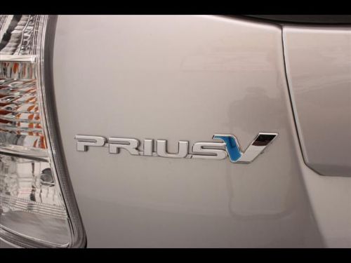 2014 toyota prius v two