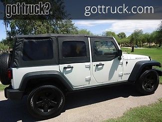 2008 jeep 4 door    rubicon   white  v6   6 speed   low miles   52k miles