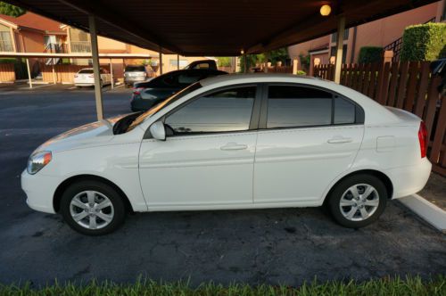 2010 hyundai accent gls sedan 4-door 1.6l