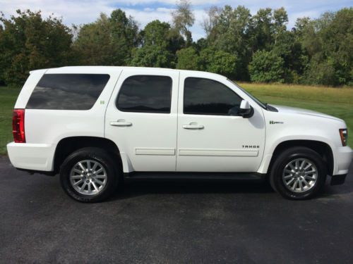 2013 chevy tahoe hybrid 4x4 w/ extended warranty for 6 years or 125,000 miles