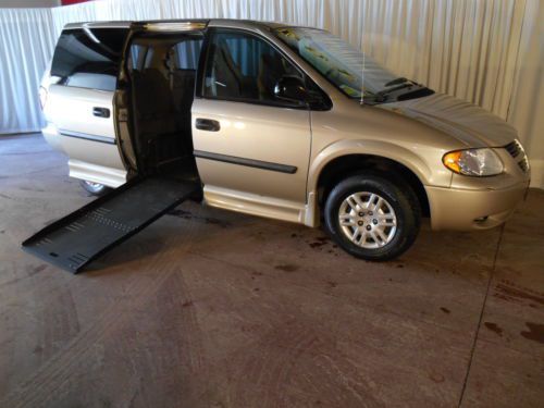 2007 dodge grand caravan wheelchair ramp handicap we have 7 other vans on ebay