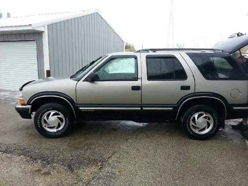 1998 chevrolet blazer ls sport utility 4-door 4.3l 4x4 great tires cd player