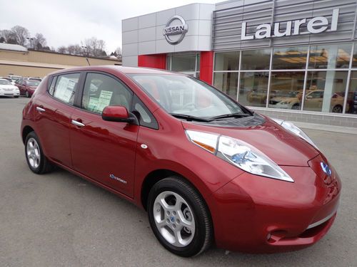 New 2012 nissan leaf sl hatchback zero emission technology!!!!