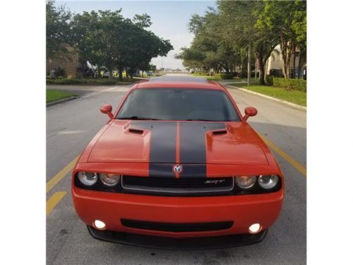 2009 dodge challenger srt8