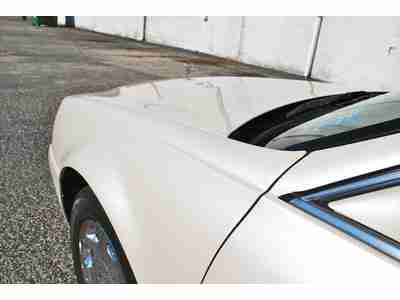 2001 CADILLAC DEVILLE DHS! PEARLE WHITE, LOW MILES, MUST SEE, NO RESERVE, image 6