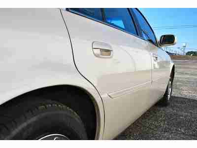 2001 CADILLAC DEVILLE DHS! PEARLE WHITE, LOW MILES, MUST SEE, NO RESERVE, image 18