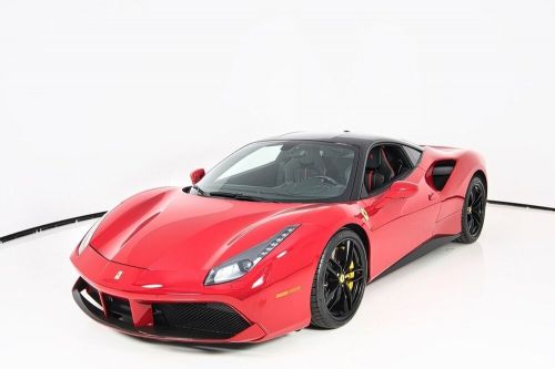2017 ferrari 488 .