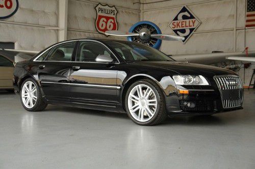 Blk/blk-v10-$101k msrp-keyless start-nav-rear cam-clean!