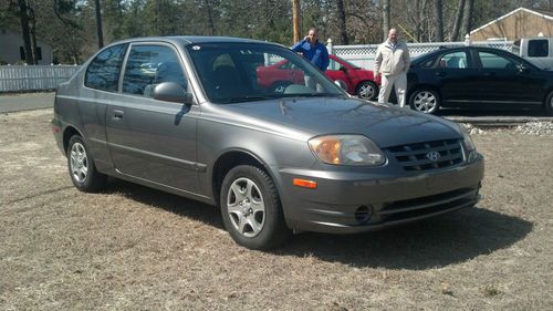 2005 hyundai accent gls hatchback 3-door 1.6l  65,000 miles mint !!!!!!