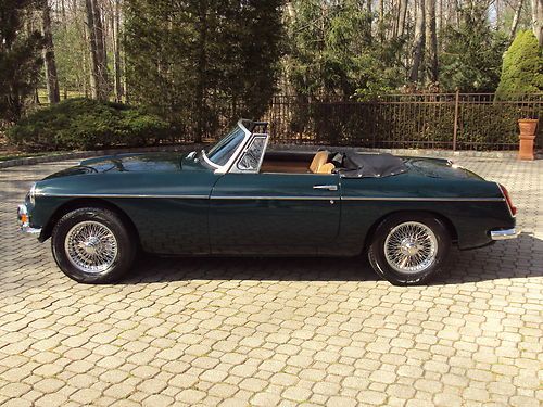 Beautiful 1967 mgb mark ii roadster restored!!