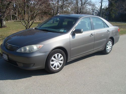 2006 toyota camry le 4 door sedan