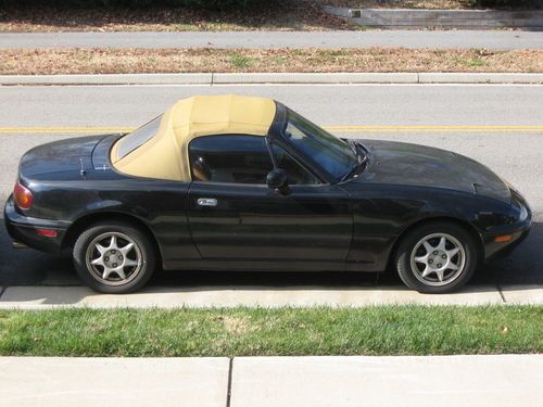 Classic 1994 mazda miata mx-5 black, w/ leather runs great, but needs work