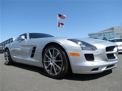 2011 mercedes-benz sls amg - 1,300 miles - no reserve!