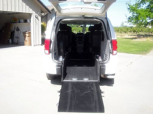 2011 dodge grand caravan wheelchair handicapped rear entry accessible van 43k mi