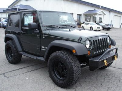 V6 3.8l 202 hp auto soft top mpg power windows wheels tires 4x4 off road fun