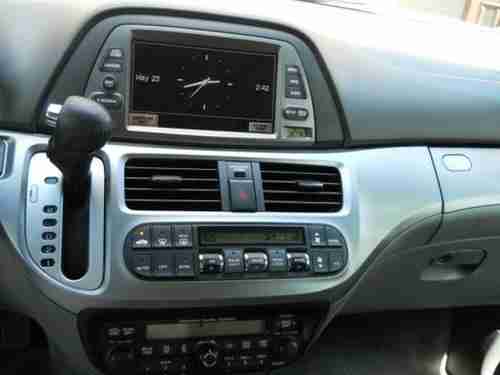 2010 Honda Odyssey ** Price: $16,800 ** Touring Navigation and DVD, image 2