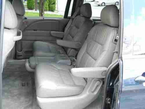 2010 Honda Odyssey ** Price: $16,800 ** Touring Navigation and DVD, image 4
