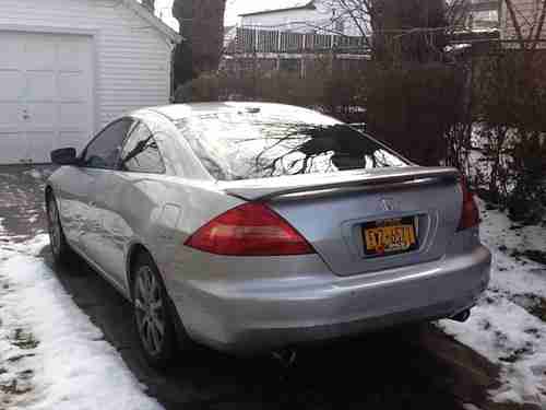 2005 Honda Accord EX Coupe 2-Door 3.0L CLEAN TITLE AND CARFAX, image 3