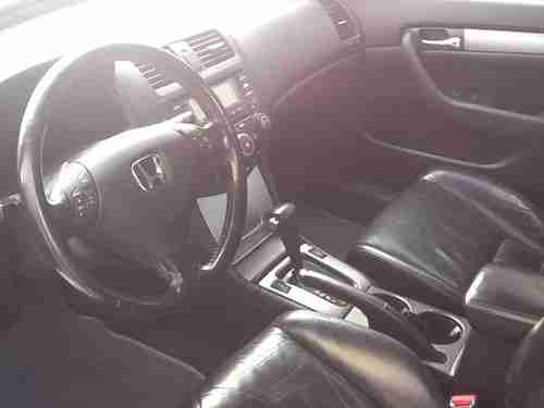 2005 Honda Accord EX Coupe 2-Door 3.0L CLEAN TITLE AND CARFAX, image 4