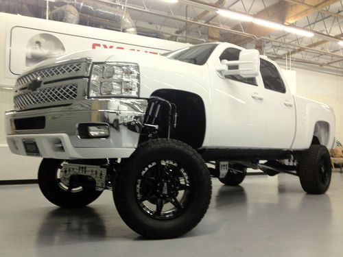 2011 chevrolet k2500 crew cab,custom $26k 10" lift, wheels &amp; tires,custom stereo