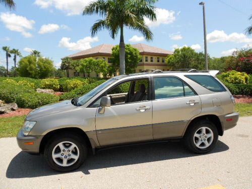 Beautiful 2001 lexus rx300 awd navigation-heated seats-newer t-belt!