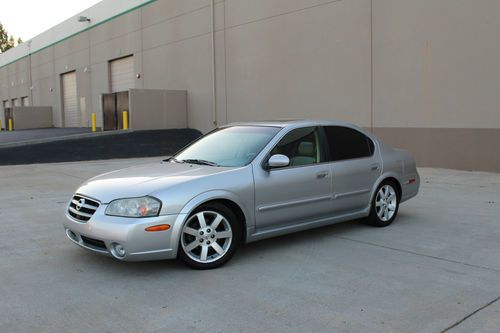 2003 nissan maxima gle.......loaded.....navi.......low miles.......2  owner car