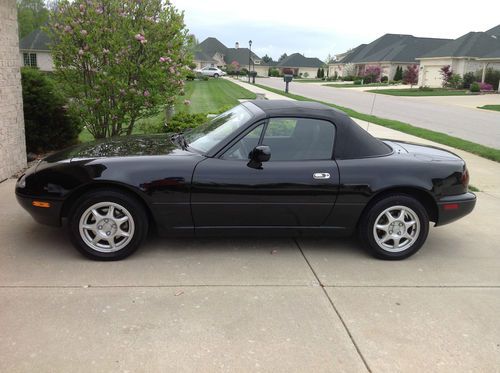 1997 mazda miata base convertible 2-door 1.8l