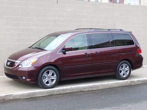 Gorgeous 2010 honda odyssey touring .. 11,834 miles!!