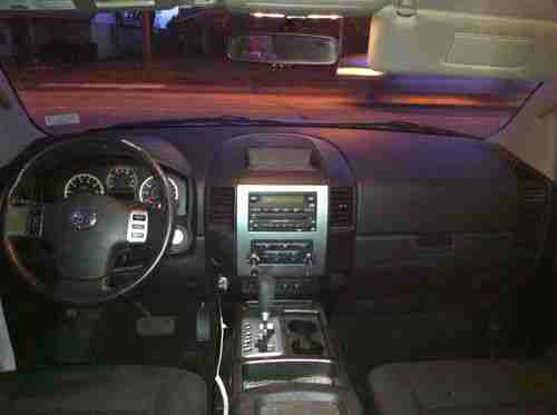 2011 Nissan Titan SV, image 4