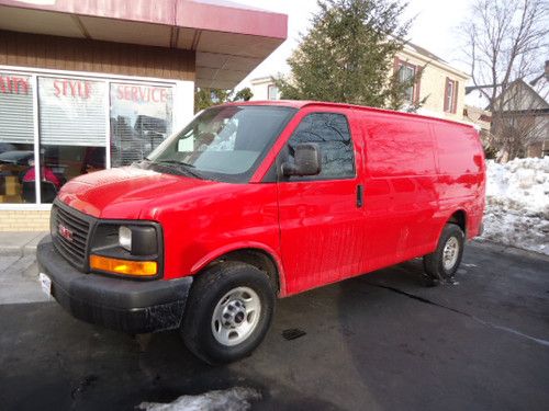 2008 GMC Savana 3500 Cargo Van 6.0LV8 RWD near Madison Wisconsin, image 3