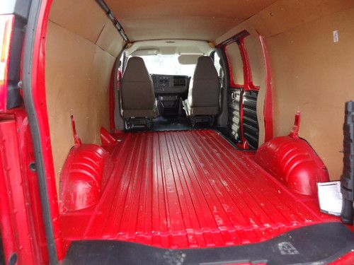 2008 GMC Savana 3500 Cargo Van 6.0LV8 RWD near Madison Wisconsin, image 4