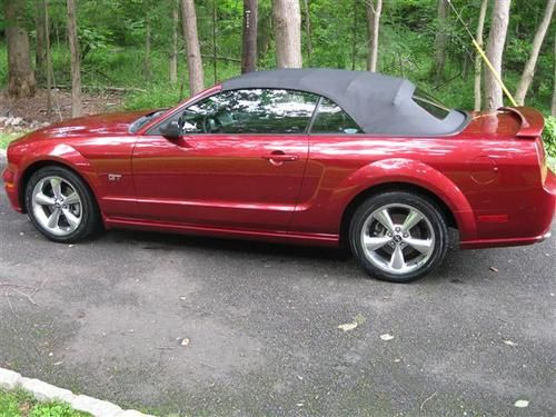 2006 ford mustang gt convertible 2-door 4.6l