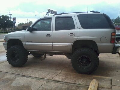 2000 chevrolet tahoe z71 sport utility 4-door 5.7l