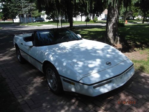 1990 chevrolet corvette base convertible 2-door 5.7l