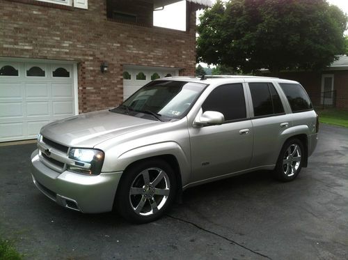 2006 trail blazer ss awd ls2 lowered 89k modded adult owned and driven daily