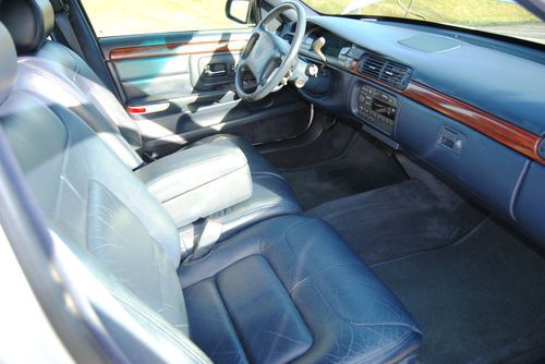 Good Looking 1997 Cadillac De Ville, image 8