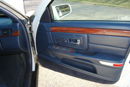 Good Looking 1997 Cadillac De Ville, image 9