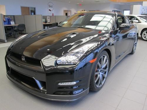 2014 nissan gt-r premium