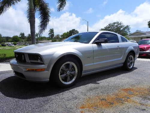 2005 ford mustang gt coupe 2-door 4.6l