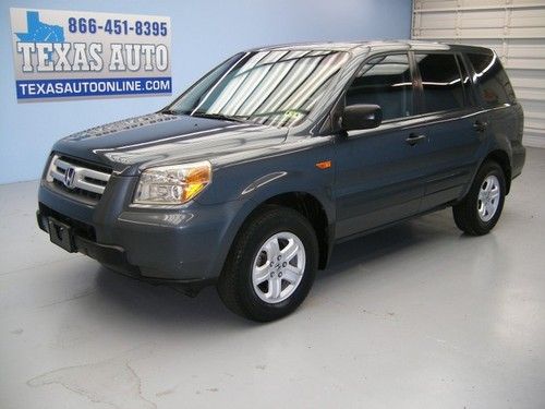 We finance!!!  2006 honda pilot lx automatic 3rd row vsa 16 rims cd texas auto