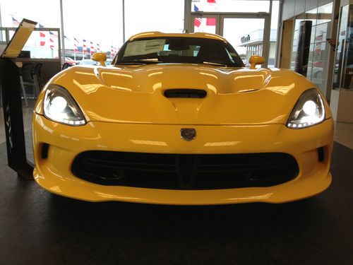 2013 dodge viper srt gts coupe race yellow