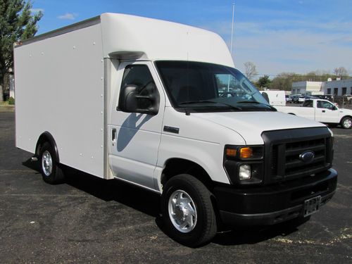 Ford e-350 super duty cutaway utility box truck!!! low miles! 1 owner autocheck