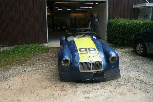 1962 mga vintage race car, raced at all the big tracks.