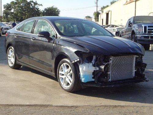 2013 ford fusion se damaged salvage economical runs! only 10k miles wont last!!