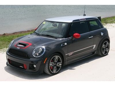 Rare john cooper works turbo, recaro seats, free maintenance, 211 hp 13 spoiler