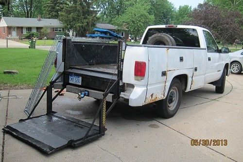 1998 chevy cheyenne pick up truck 2500 with liftgate