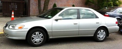 2001 toyota camry le sedan 4-door 2.2l 119 original miles ! great condition
