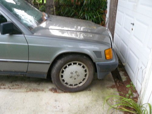 MERCEDES BENZ 2.5 TURBO DIESEL RARE CAR 190D NO RESERVE, image 2